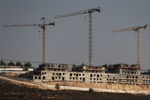 Le plan de l'AP : faire une 'pause' pendant qu'Israël colonise davantage de terres palestiniennes